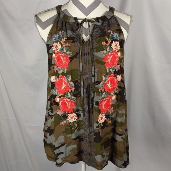 Andree by Unit Embroidered Floral Camo Halter Top - Picture 1 of 8